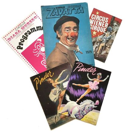 null Lot de cinq programmes : Cirque Achille ZAVATTA 1979, Cirque Diana MORENO, PINDER...