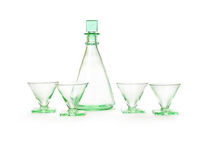 null DAUM France
Suite of four cocktail glasses and their slightly green-tinted glass...