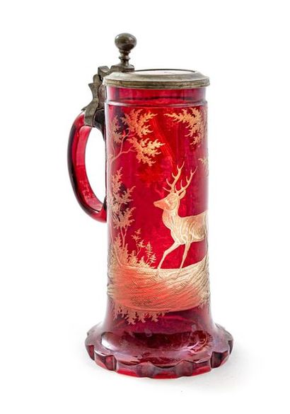 null Narrow tall mug in Bohemian crystal in red shades
Tin-ringed lid with thumb...