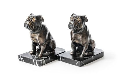 null FRANJOU (active in the 20th century)
Pair of bookends with silver patina representing...