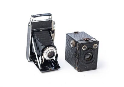 null KODAK Bellows-type silver camera model B31 with Angenieux lens F:4.5 100 mm,...