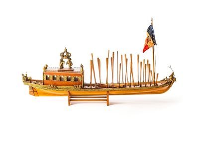 null Model of a wooden royal galley with gilding
L. about 75 cm
Some damaged oar...