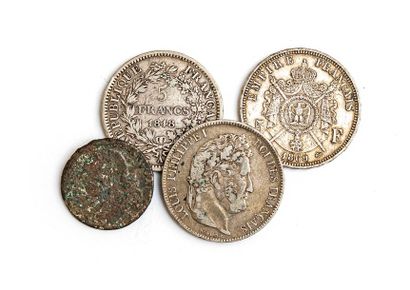 null Lot de trois pièces en argent XIXe siècle : 
- 5 francs Louis Philippe 1837,...