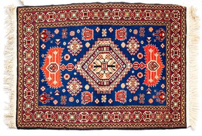 null Carpet Shirvan (Russia) circa 1980/1985
Woollen velvet on cotton foundations,...