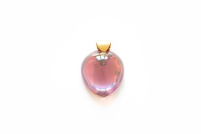 null BACCARAT Pendentif en cristal en forme de goutte de couleur rose à effet iridescent,...