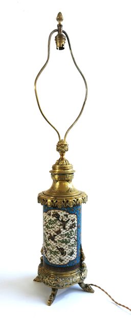 null CHINA, 19th century

Roll-up vase in cloisonné enamels with bouquets of flowers...