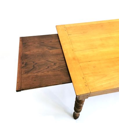 null Table de ferme en bois naturel tourné comprenant un tiroir et une tablette en...