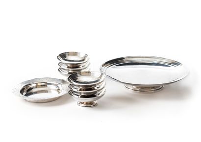 null Goldsmith LAGARDE ET FORTIN

Suite of five silver metal ice cream cups, circa...