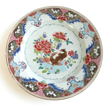 null CHINA - Compagnie des Indes

Plate made of porcelain with enamelled decoration...