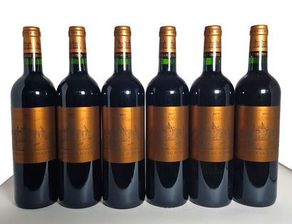 null 10 Bottles Château d'Issan, GCC3 Margaux, 2011

Wooden box of 12 given to the...