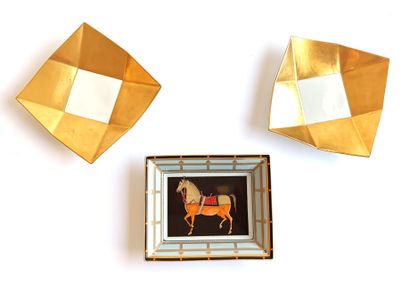 null BERNARDAUD - LIMOGES

Vide-poche en porcelaine à décor d'un cheval indien (19,2...