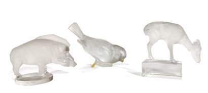 null LALIQUE France

Doe, boar and sparrow in moulded pressed crystal signed LALIQUE...