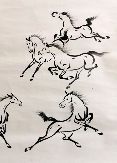 null *Japon, XXe siècle 

Kakemono figurant des chevaux peint à l'encre, signature,...