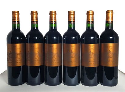 null 12 Bottles Château d'Issan, GCC3 Margaux, 2010

Wooden case



Lot subject to...