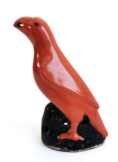 null CHINA

Parrot on a rocky mound of polychrome porcelain

H. 19,5 cm