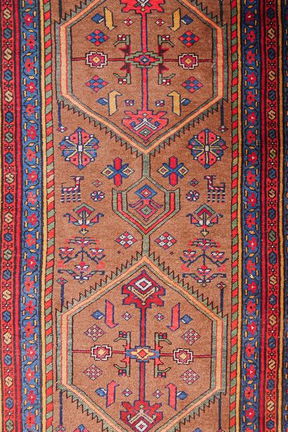 null Importante galerie Karadja - Nord-Ouest de l’Iran, vers 1930/40

Dimensions...