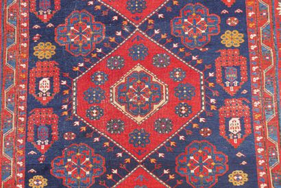 null Grand tapis ancien KABRISTAN – Caucase, fin XIXe siècle

Dimensions : 305 x...