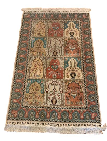 null Fine Sino Hereke silk carpet signed, circa 1980

Dimensions: 125 x 80 cm

Technical...