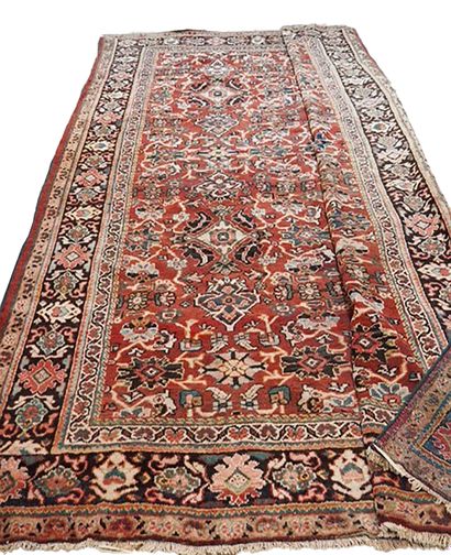 null Important tapis Mahal Mouchkabad - Iran, vers 1960

Dimensions : 420 x 320 cm

Caractéristiques...