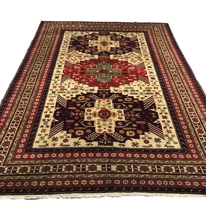 null Dagestan Grand Carpet - Russia, circa 1975

Dimensions: 275 x 195 cm

Technical...