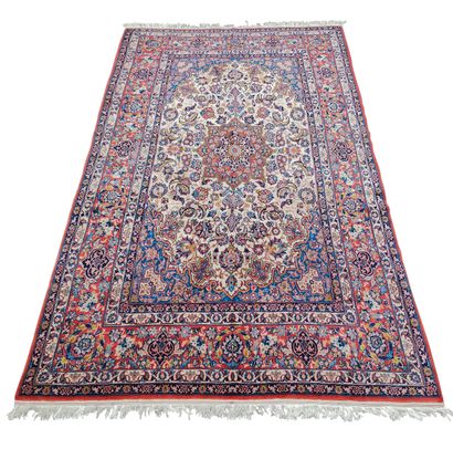 null Thin Isfahan wool carpet Kork - Iran, mid 20th century

Dimensions: 245 x 141...