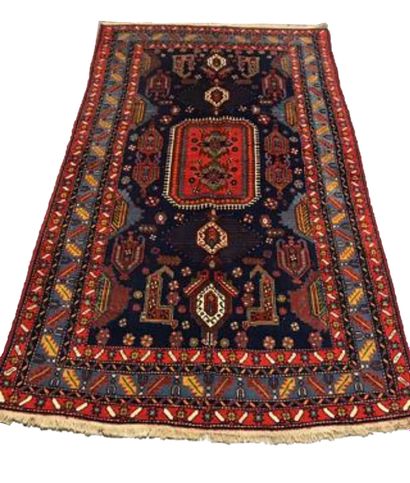 null Shirvan Hilla carpet - Russia, mid 20th century

Dimensions: 190 x 130 cm

Technical...