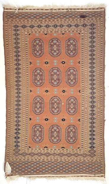 null Moultane rug - Pakistan Bukhara décor, circa 1975 

Dimensions: 152 x 93 cm

Technical...