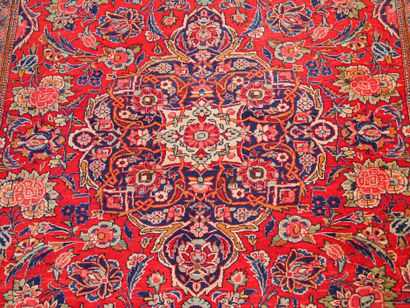null Fin et ancien tapis Kachan Kork – Iran, vers 1940

Dimensions : 205 x 130 cm...