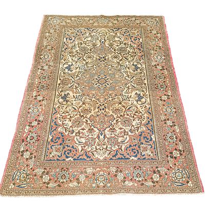 null Fine and old Esfahan Carpet - Iran, early 20th century

Dimensions: 210 x 143...