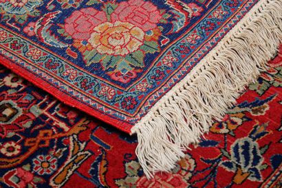 null Fine and old Kachan Kork carpet - Iran, circa 1940

Dimensions: 205 x 130 cm...