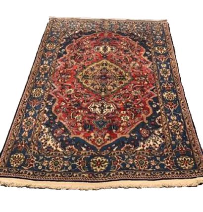 null Ghoum Wool Carpet - Iran, circa 1980

Dimensions: 200 x 145 cm

Technical characteristics:...