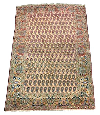 null Ancien et fin tapis Tabriz Hadji Alili – Iran, fin XIXe siècle

Dimensions :...