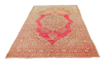 null Grand et fin Tapis ancien Tabriz, Atelier de Maître Djaffer – Perse, fin XIXe...