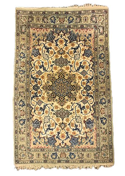 null Très fin tapis Ispahan, Atelier impérial – Iran, vers 1965/70

Dimensions :...
