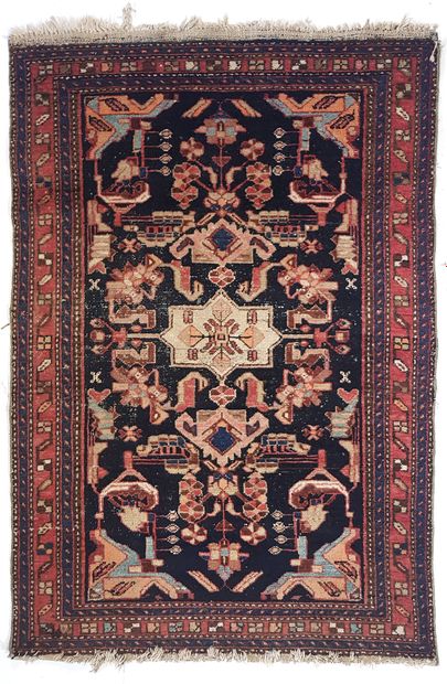 null Hamadan carpet - Iran

Decorated with stylized flowers on a black background

147...
