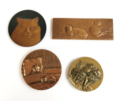 null Paul MICHAUX (20th century)

The cats, bronze plate in bas-relief signed

12,5...