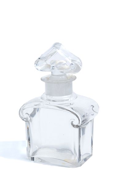 null GUERLIN – BACCARAT

Flacon de parfum en cristal modèle « bouchon cœur » (modèle...
