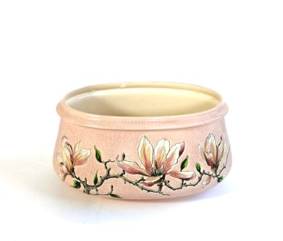 null LONGWY

Glazed earthenware planter with a magnolia branch in bloom

L. 35 x...