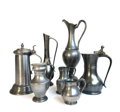 null Set of seven pewter pots

H. between 9,5 and 39 cm