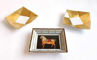 null BERNARDAUD - LIMOGES

Porcelain pocket with an Indian horse design (19,2 x 15,8...