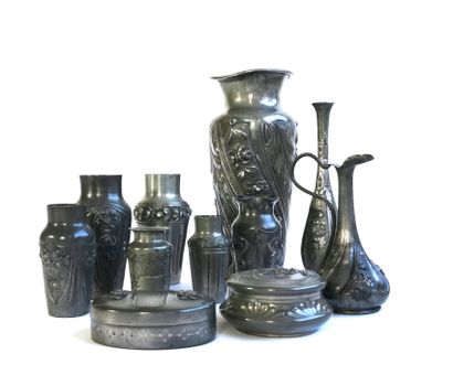null André VILLIEN (active at the beginning of the 20th century)

Pewter lot with...