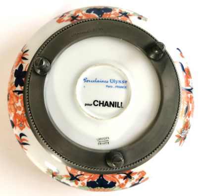 null Limoges - Porcelaine Ulysse pour Chanill

Coupe couverte en porcelaine et étain...