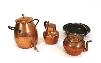 null Copper set including a fountain and its basin, a kettle and a jug

H. of the...