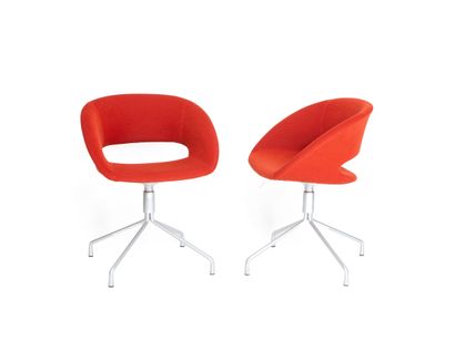 null PORRO ÉDITEUR (ITALIE)

« Conch » modèle conçu en [2008]

Paire de chaises pivotantes....
