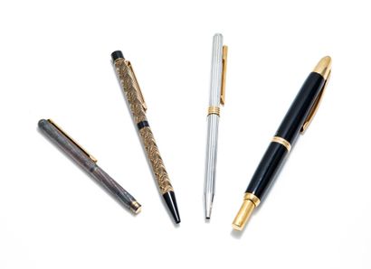 null SHEAFFER, CHRISTIAN DIOR, PILOT and LANCEL

Three ballpoint pens and one fountain...