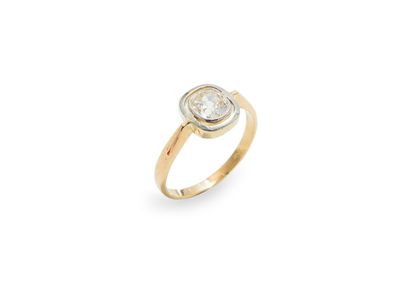 null Solitaire ring in 18K (750 thousandths) yellow and white gold set with an old...