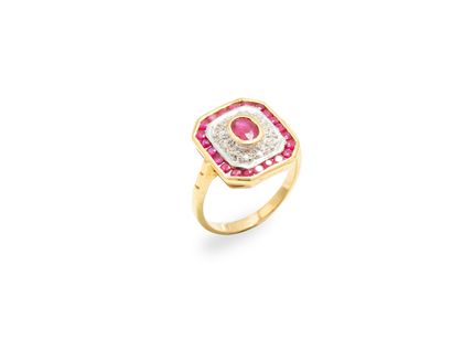 null Yellow and white gold ring 18K (750 thousandths), the rectangular bezel is decorated...