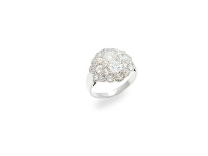 null 18K (750 thousandths) white gold dome ring paved with round old-cut diamonds...