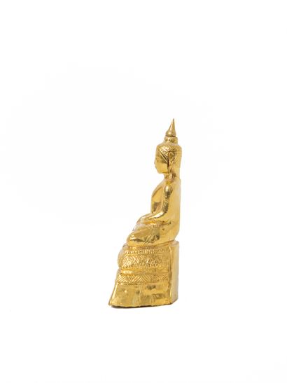 null Cambodia or Thailand, Ayutthaya Kingdom, late period

A gold embossed Buddha...