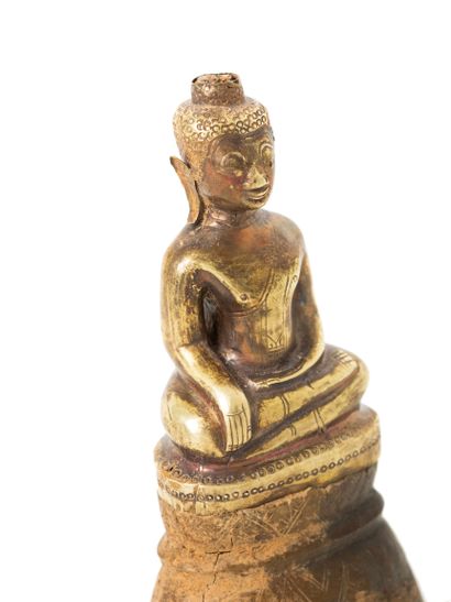 null Laos, 15th - 18th century

Buddha figure in repoussé gold, represented seated...